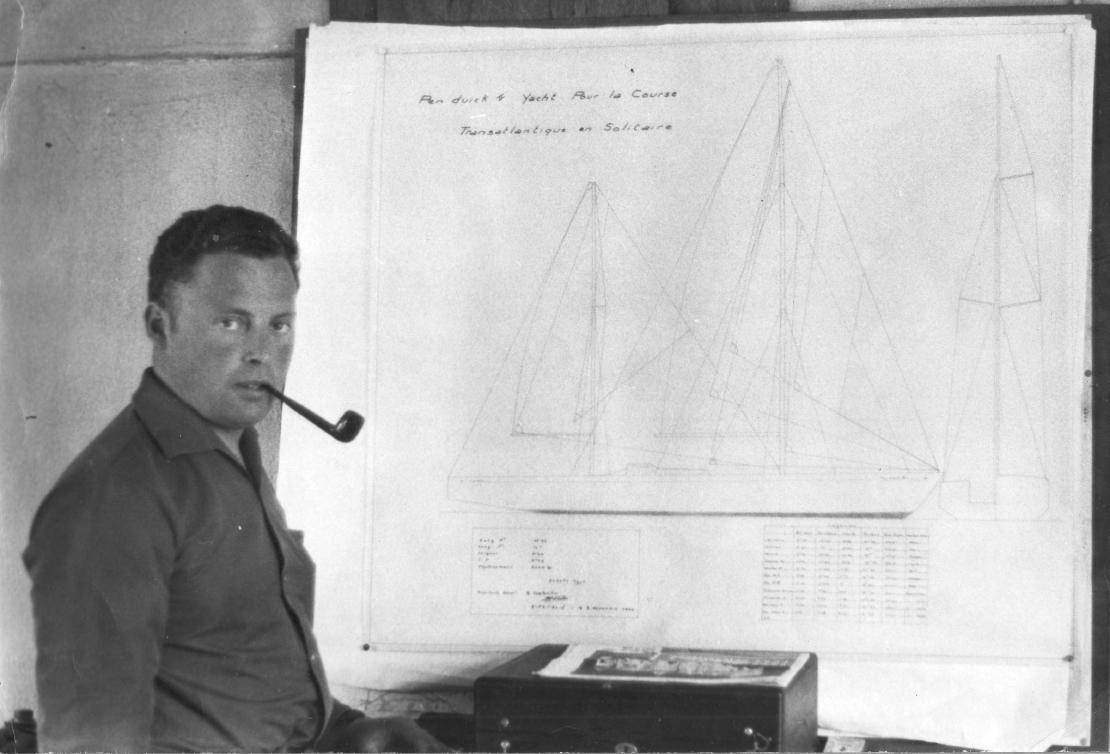 Gilles Costantini et les plans du Pen Duick 2